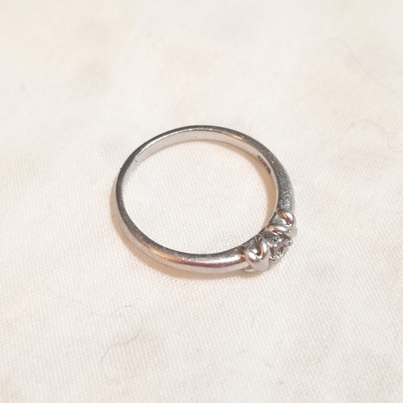 DIAMOND Platinum Vintage Ring - Picture 7 of 8